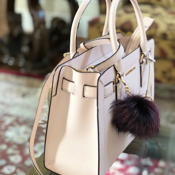 4pcs NWT Michael Kors handbag&Wallet&wristlet&pom - Picture 3 of 8